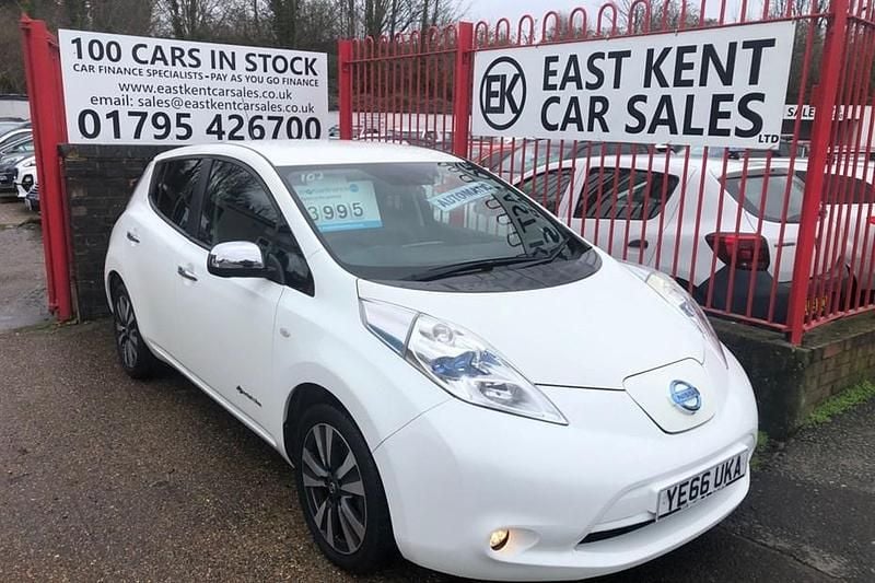 Used Nissan Leaf Tekna 80 kW (109 HP) 2016 White Hatchback