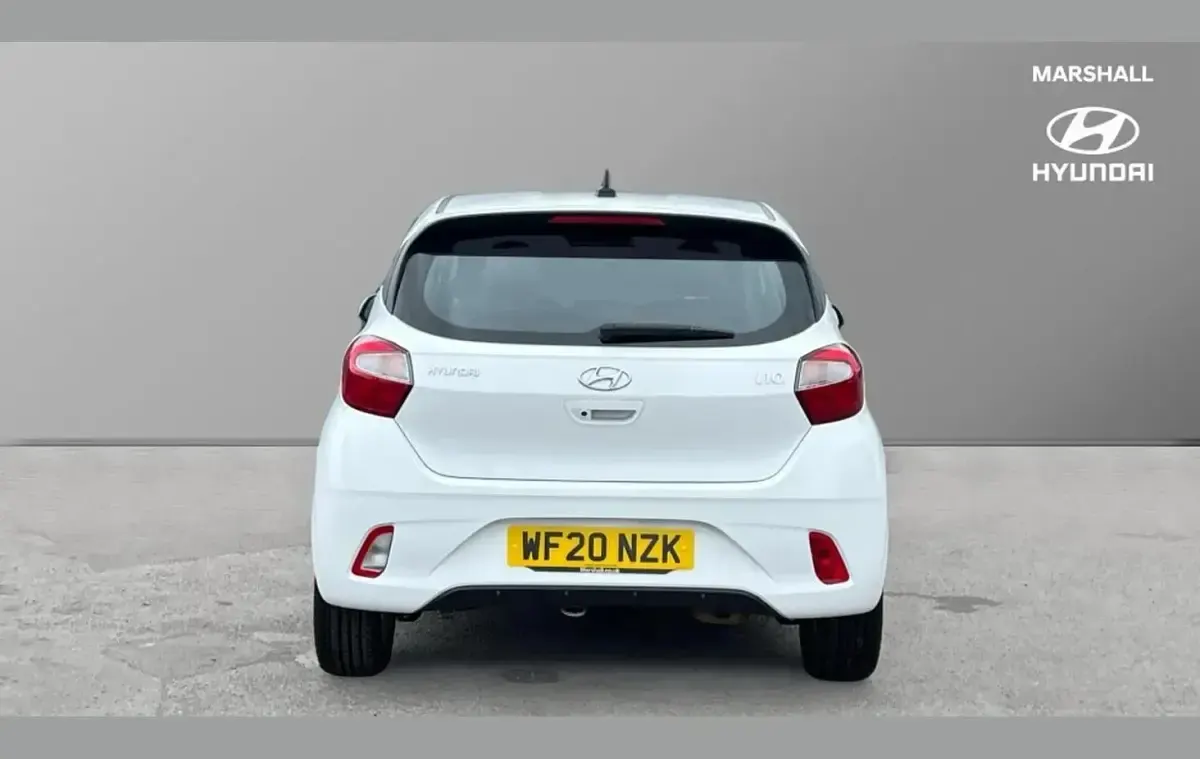 Used Hyundai i10 SE 83 HP (61 kW) 2020 White Hatchback