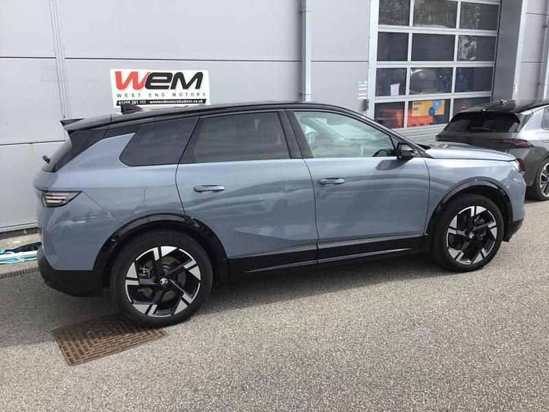 Second-hand Vauxhall Grandland Ultimate 154 kW (210 CP) 2024 Gri SUV