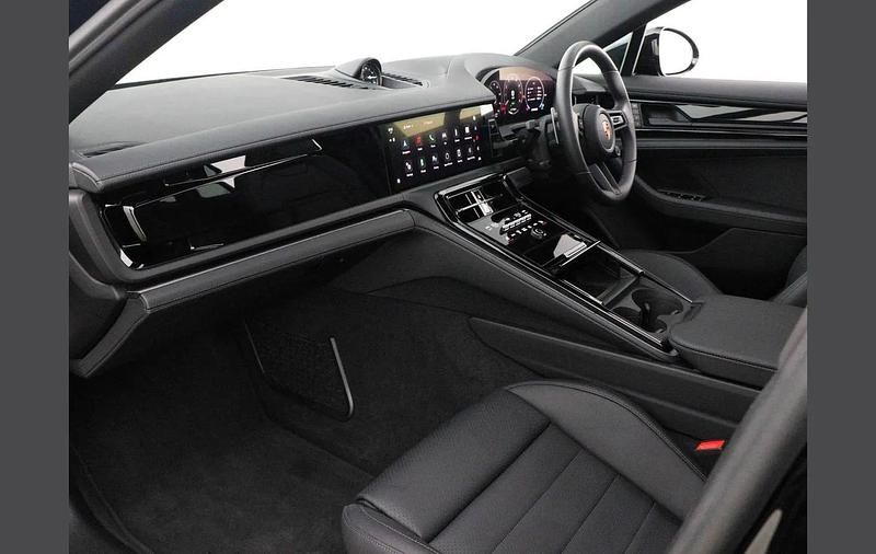 Used Porsche Panamera 464 HP (341 kW) 2025 Black Hatchback