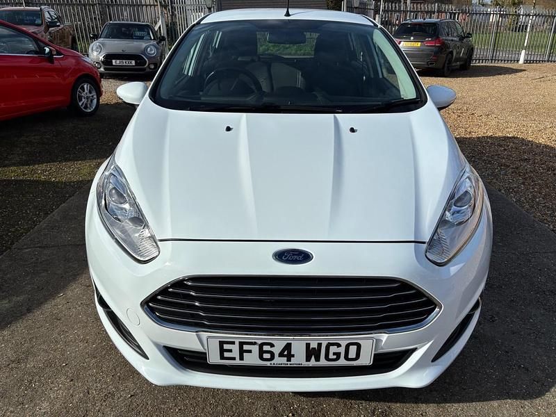 Used Ford Fiesta Zetec 2015 White Hatchback