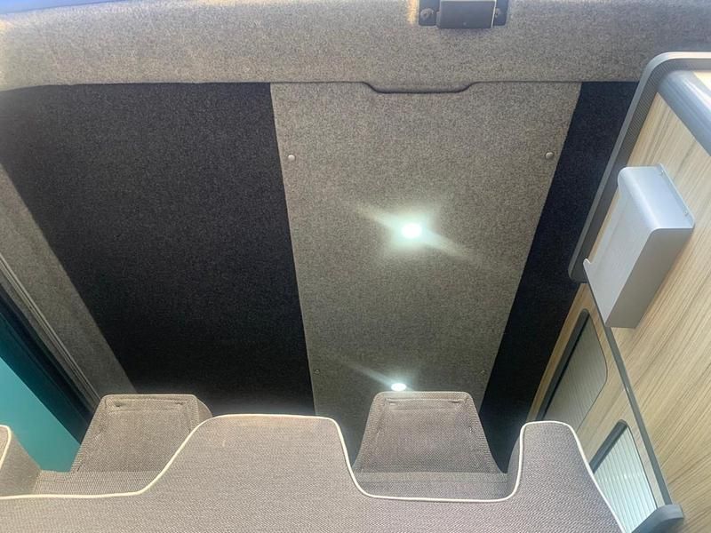 Used Vauxhall Vivaro 115 HP (84 kW) 2008 White MPV