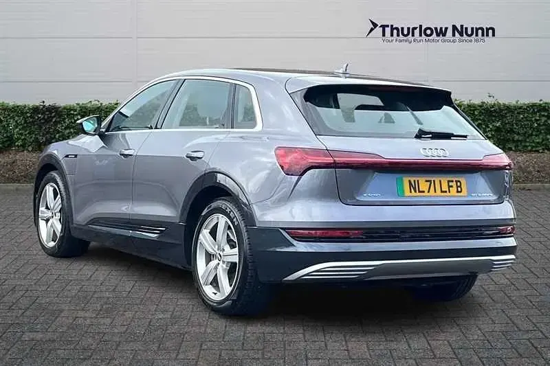 Usado Audi e-tron Design 230 kW (313 CV) 2021 Gris SUV