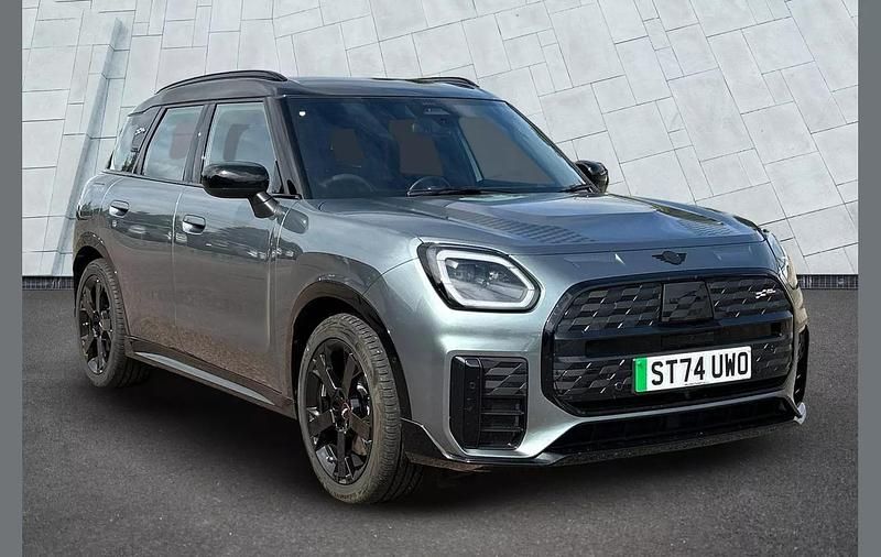 Green Used 2024 Mini Countryman Sport SUV | £29,500 (Good price) - Image 1/4