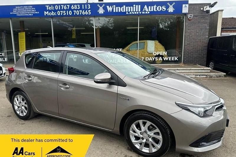 Bronze Used 2016 Toyota Auris Hybrid Business Edition Hatchback | £11,450 (Fair price) - Image 1/1