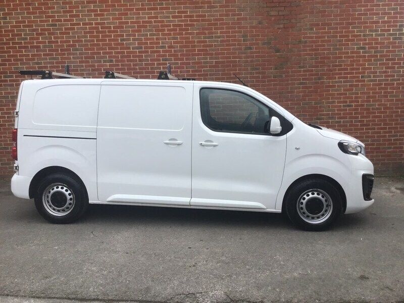 White Used 2021 Peugeot Expert Van | £7,995 (Fair price) - Image 1/4