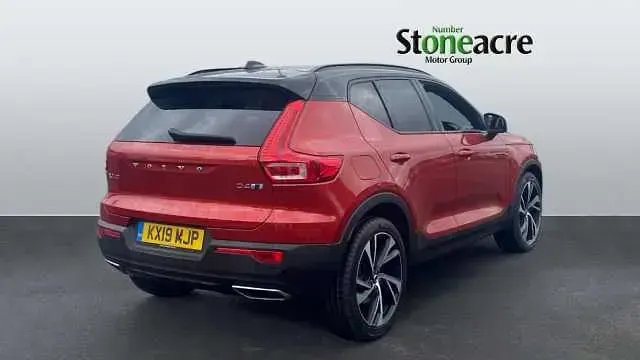 Used Volvo XC40 R-Design 188 HP (138 kW) 2019 Red SUV