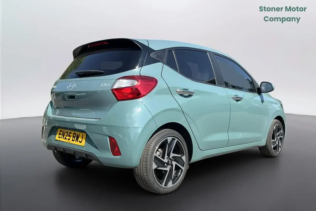 Used Hyundai i10 Premium 79 HP (58 kW) 2025 Green Hatchback
