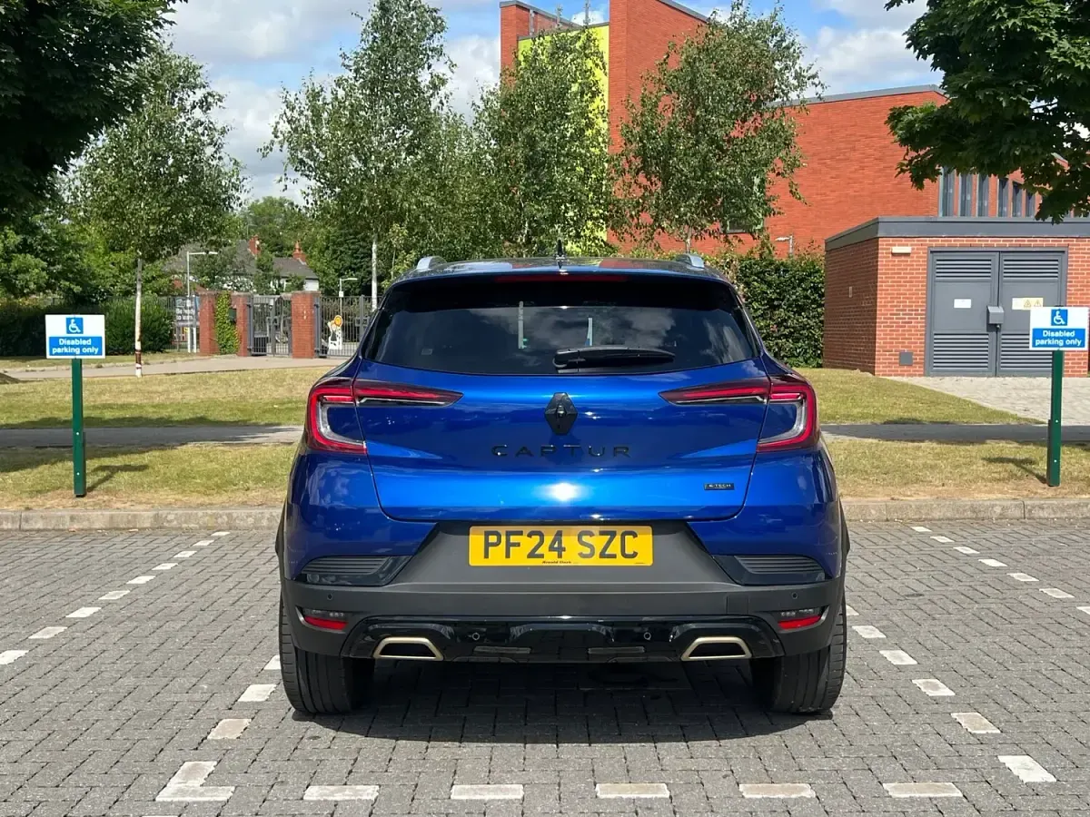 Used Renault Captur Engineered 143 HP (105 kW) 2024 Blue SUV