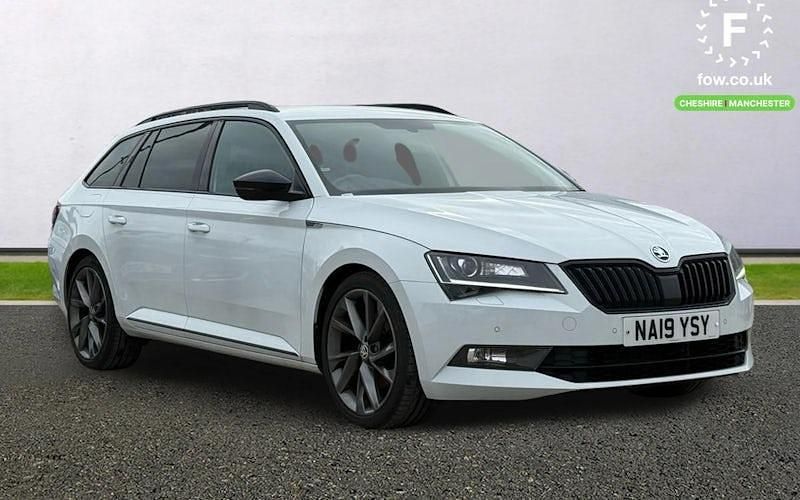 Used Skoda Superb SportLine 190 HP (139 kW) 2019 White Estate
