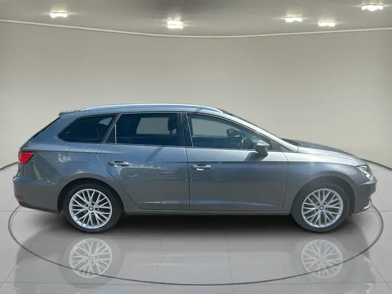 Used Seat Leon SE Dynamic 115 HP (84 kW) 2017 Grey Estate