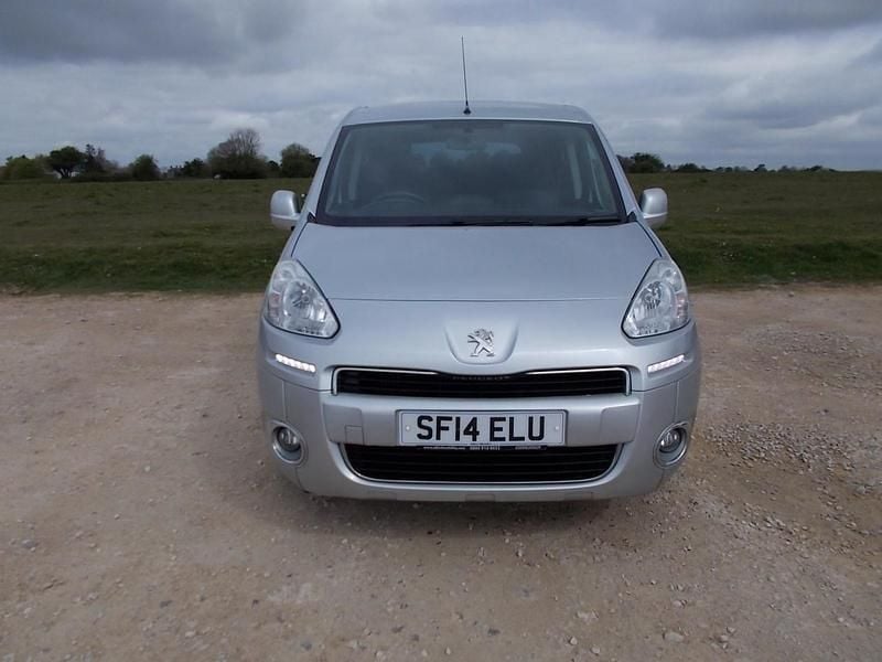 Used Peugeot Partner Tepee S 92 HP (67 kW) 2014 Silver MPV