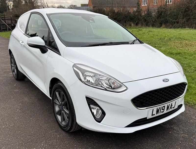 Used Ford Fiesta 2019 White Van