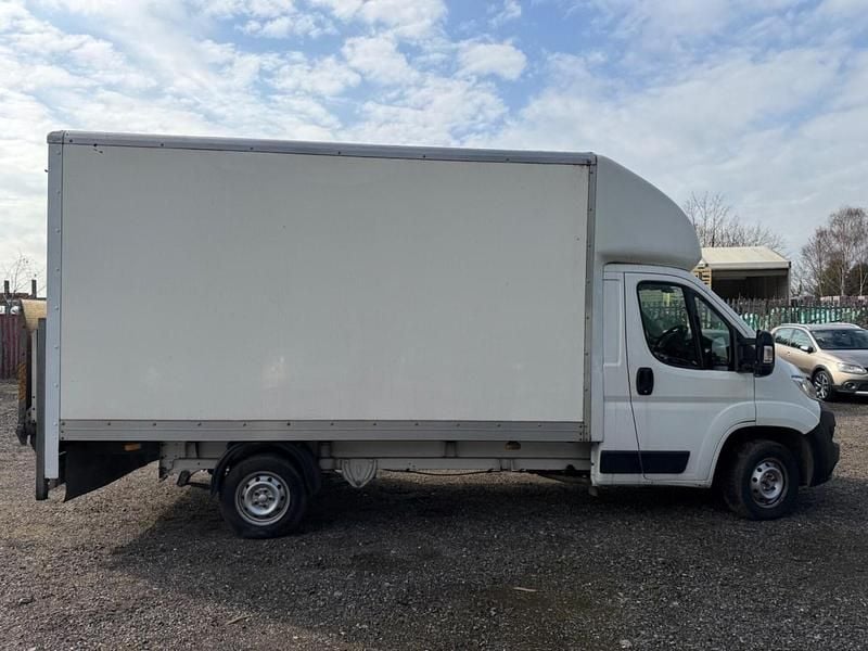 Used Citroën Relay 140 HP (102 kW) 2020 White Van