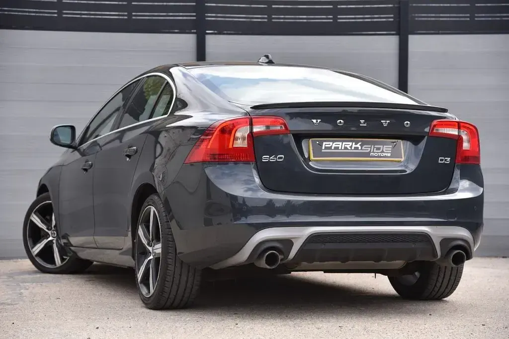 Used Volvo S60 R-Design 150 HP (110 kW) 2017 Grey Sedan