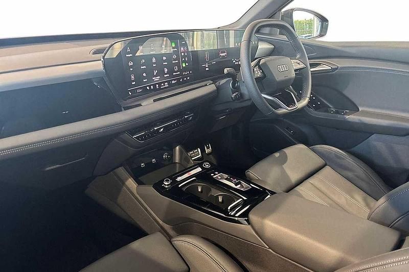 Used Audi Q6 e-tron S-Line 225 kW (306 HP) 2025 Magnet grey, solid SUV