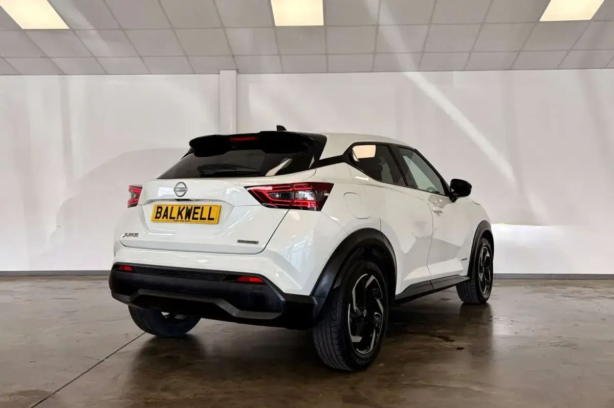 Gebraucht Nissan Juke N-Connecta 143 PS (105 kW) 2023 Weiß SUV
