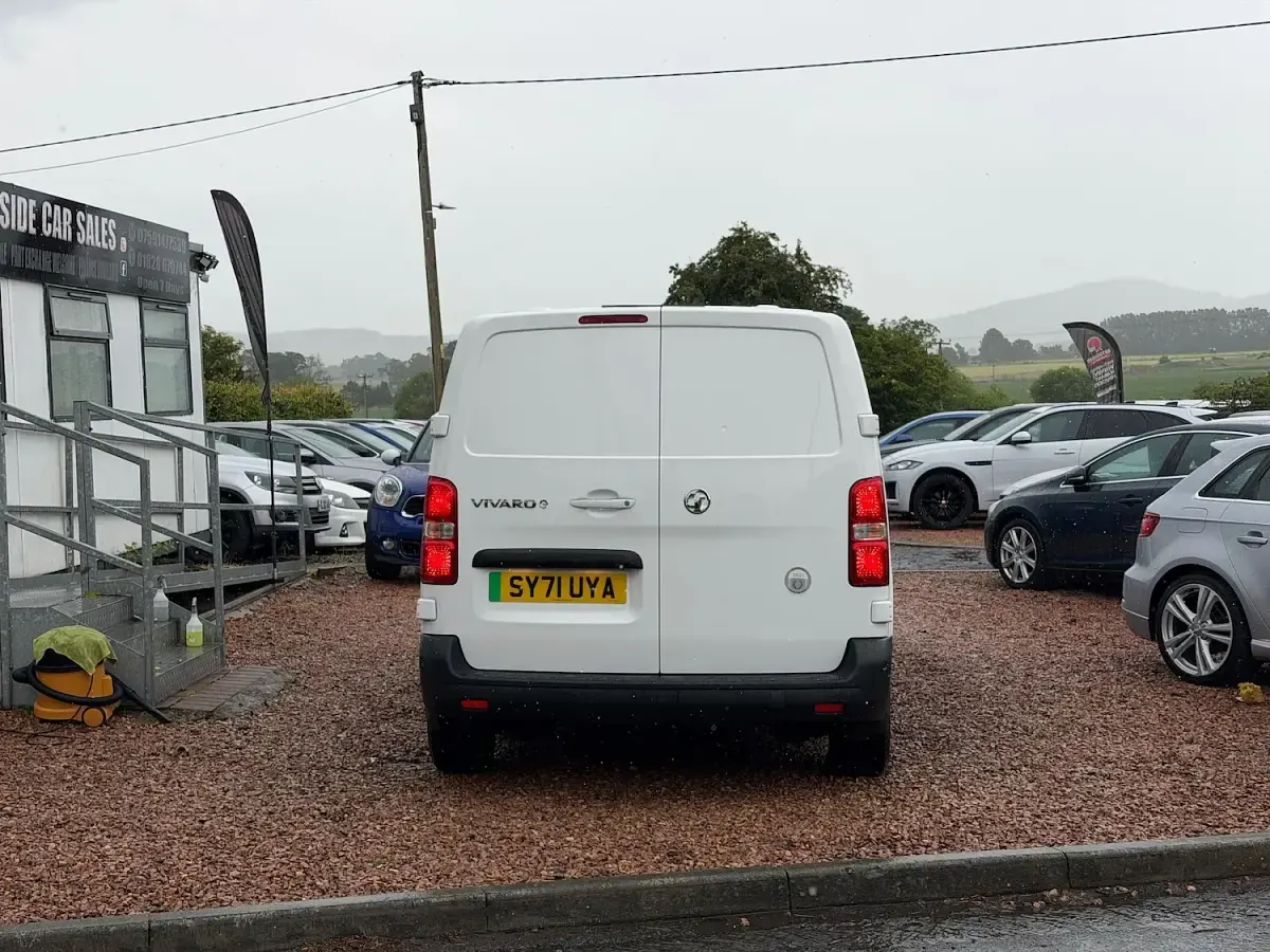 Used Vauxhall Vivaro 100 kW (136 HP) 2021 White MPV