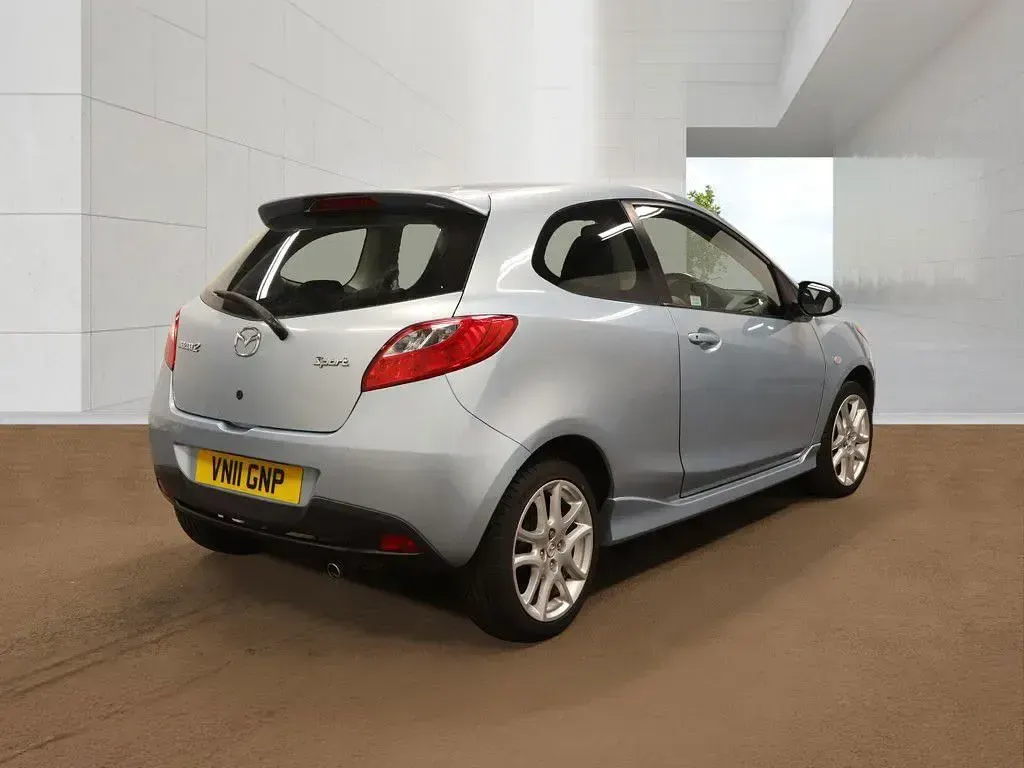 Used Mazda 2 Inclusive 102 HP (75 kW) 2011 Blue Hatchback