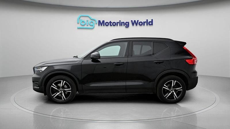 Used Volvo XC40 R-Design 197 HP (144 kW) 2021 Black SUV