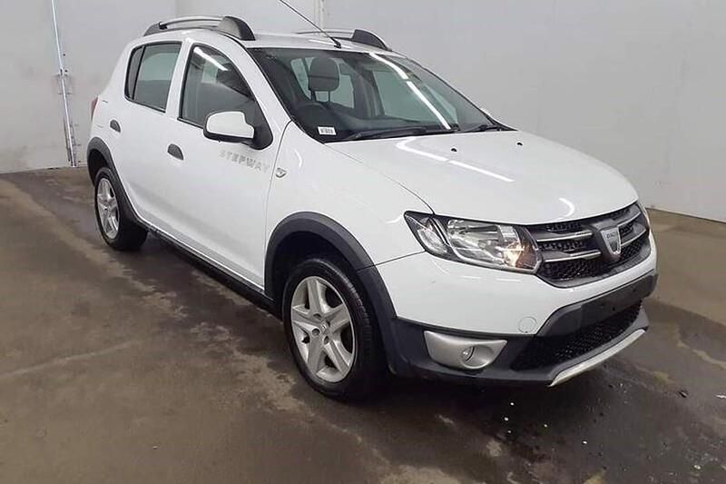 Used Dacia Sandero Lauréate 90 HP (66 kW) 2014