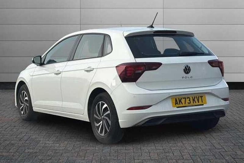 Used VW Polo Life 95 HP (69 kW) 2023 White Hatchback