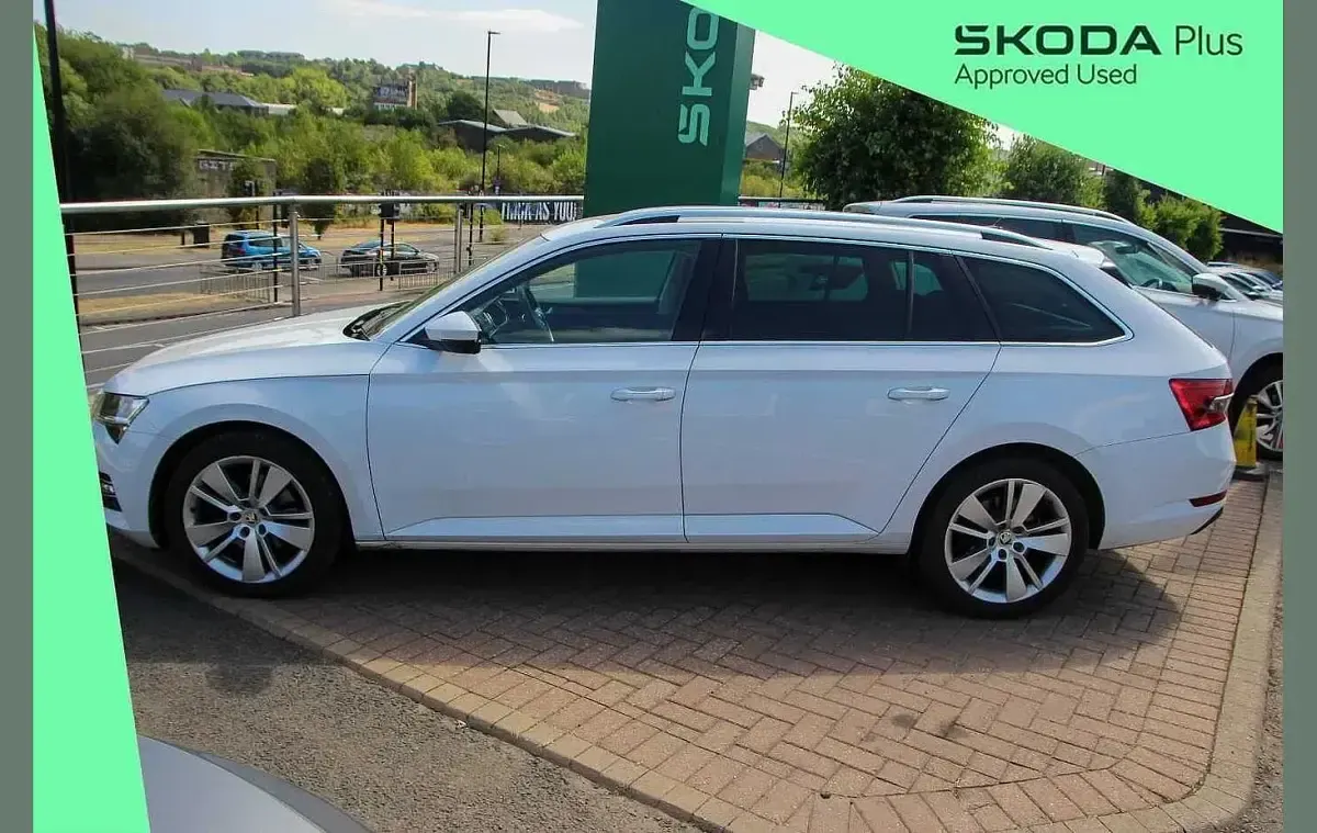 Used Skoda Superb SE L 147 HP (108 kW) 2022 Moon white metallic Estate