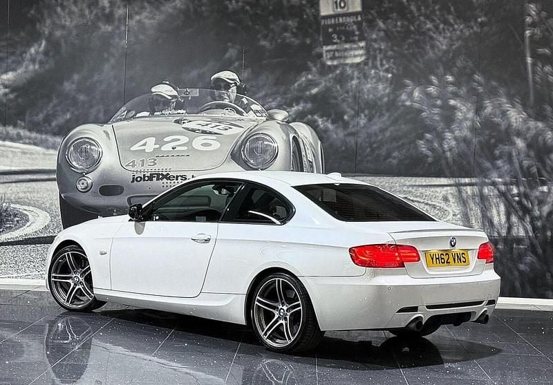 Begagnad BMW 335 Sport Line 2012 Vit Sportkupé