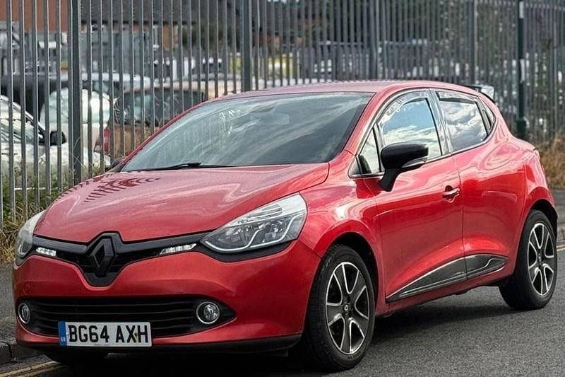 Red Used 2014 Renault Clio IV Dynamique Hatchback | £2,695 (Good price) - Image 1/1