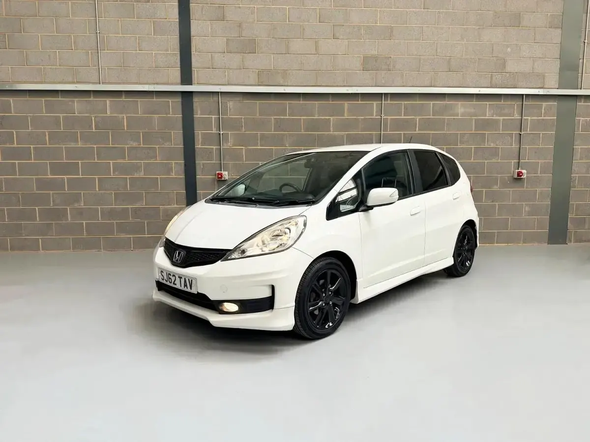 Used Honda Jazz SI 99 HP (72 kW) 2012 White Hatchback