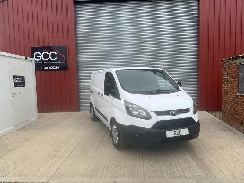White Used 2015 Ford Transit Custom Van | £8,250 (Fair price) - Image 1/4