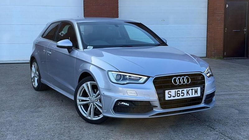 Begagnad Audi A3 S-Line 150 HK (110 kW) 2015 Silver Halvkombi