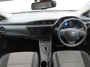 Used Toyota Auris Hybrid Design 136 HP (100 kW) 2018 Blue Hatchback