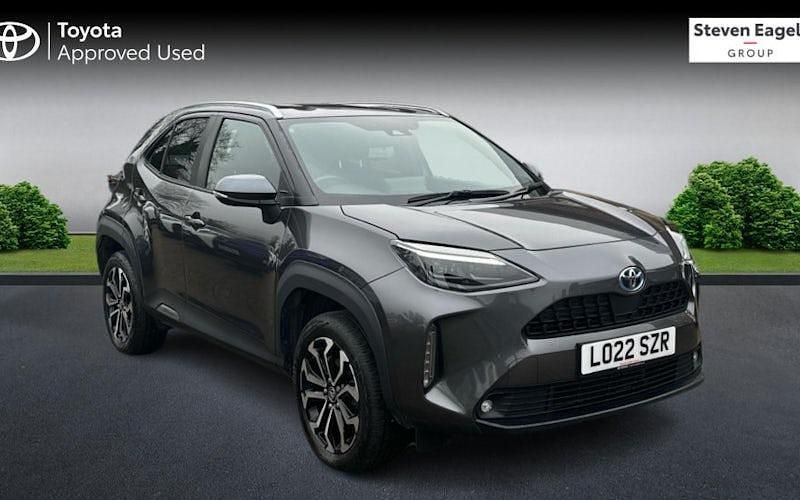 Used 2025 Toyota Yaris Hybrid Design Estate | £18,566 (Super price) - Image 1/3