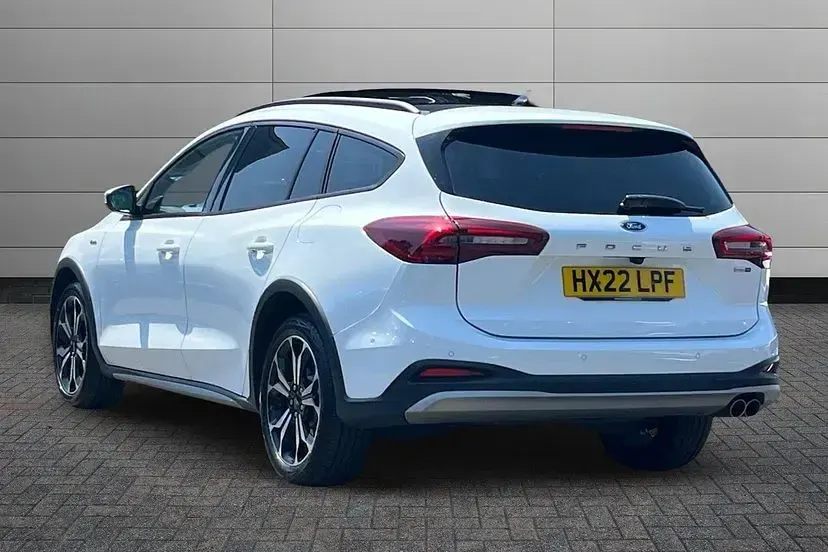 Used Ford Focus Active 153 HP (112 kW) 2022 Frozen white Estate