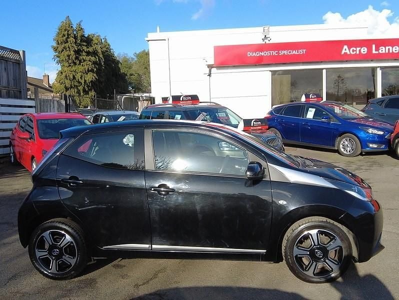 Used Toyota Aygo X-clusiv 68 HP (50 kW) 2014 Black Hatchback