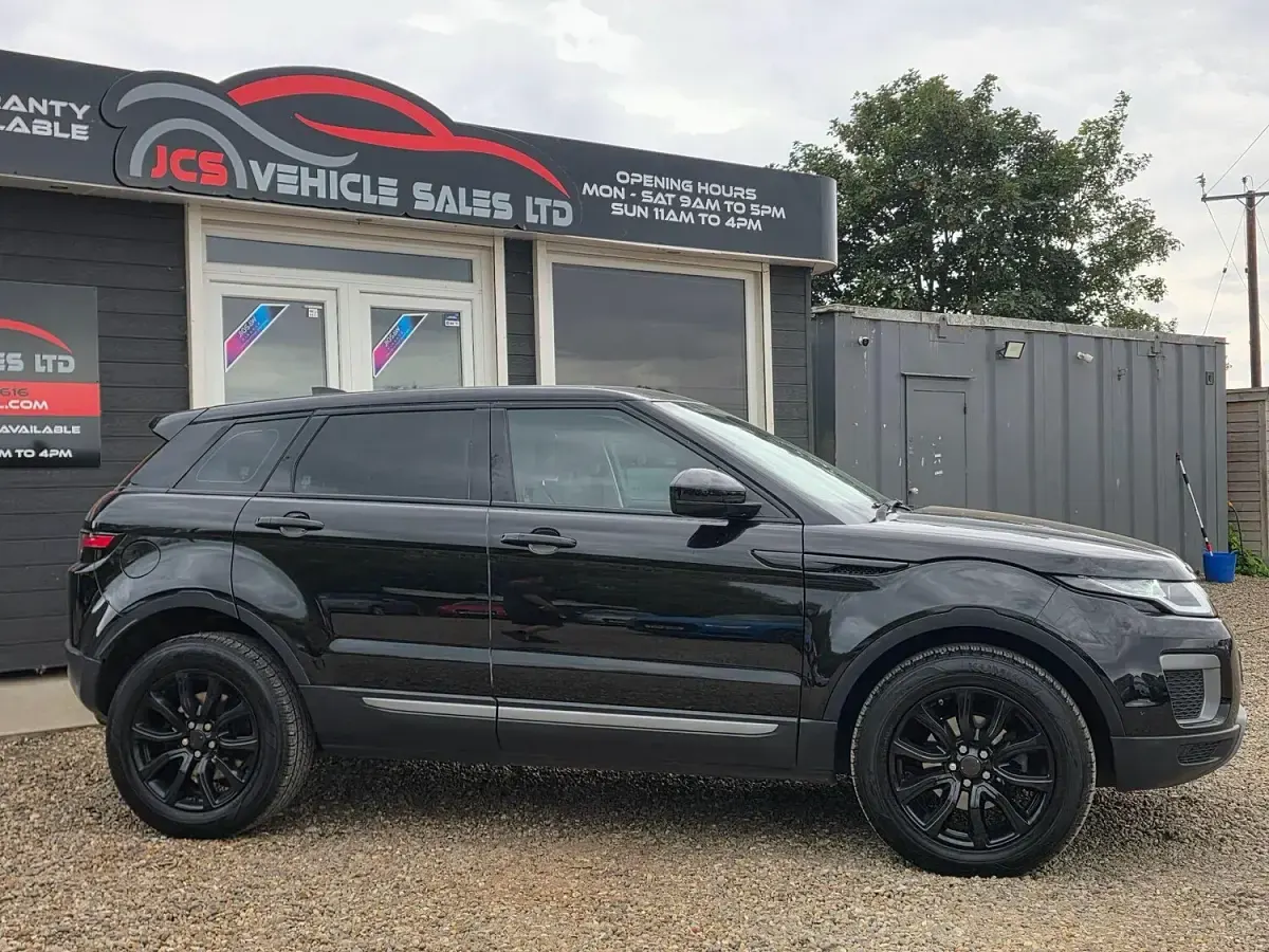 Used Land Rover Range Rover evoque SE 150 HP (110 kW) 2017 Black Estate