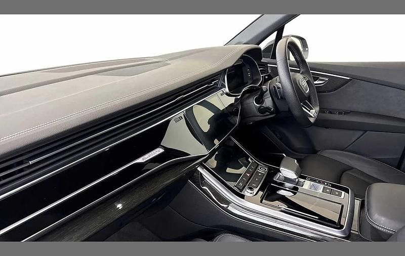 Used Audi Q7 Black Edition 334 HP (245 kW) 2025 Grey SUV