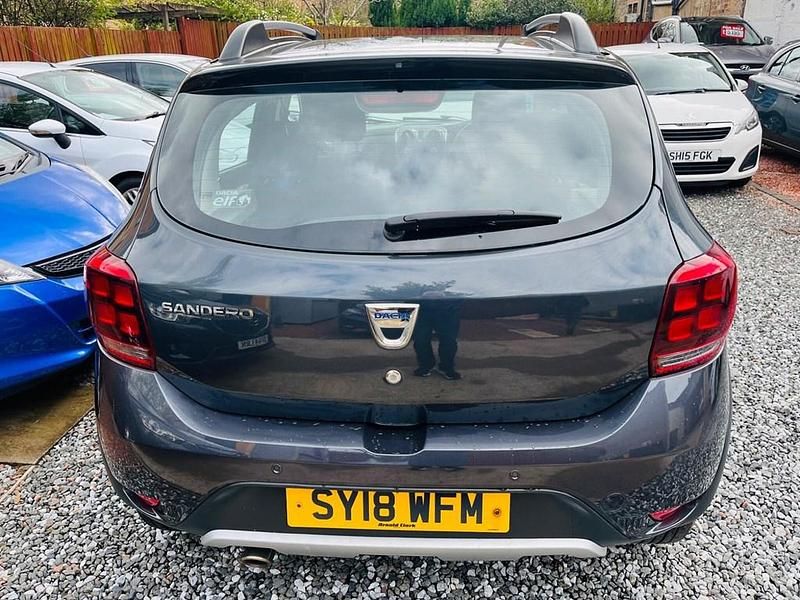 Używany Dacia Sandero Ambiance 90 KM (66 kW) 2018 Szary Hatchback