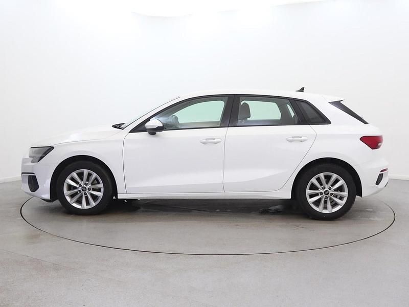 Usado Audi A3 Comfort 110 CV (80 kW) 2023 Blanco Berlina