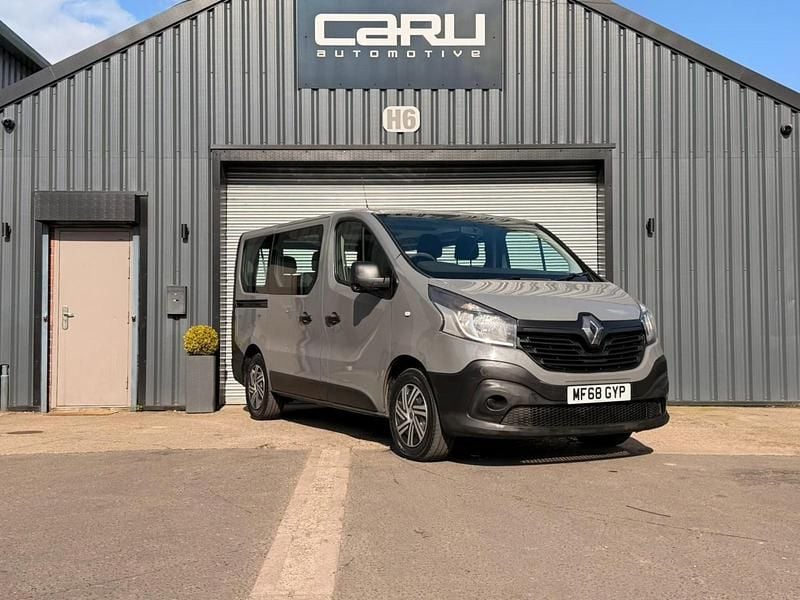 Begagnad Renault Trafic Business 2018 Grå Minibuss