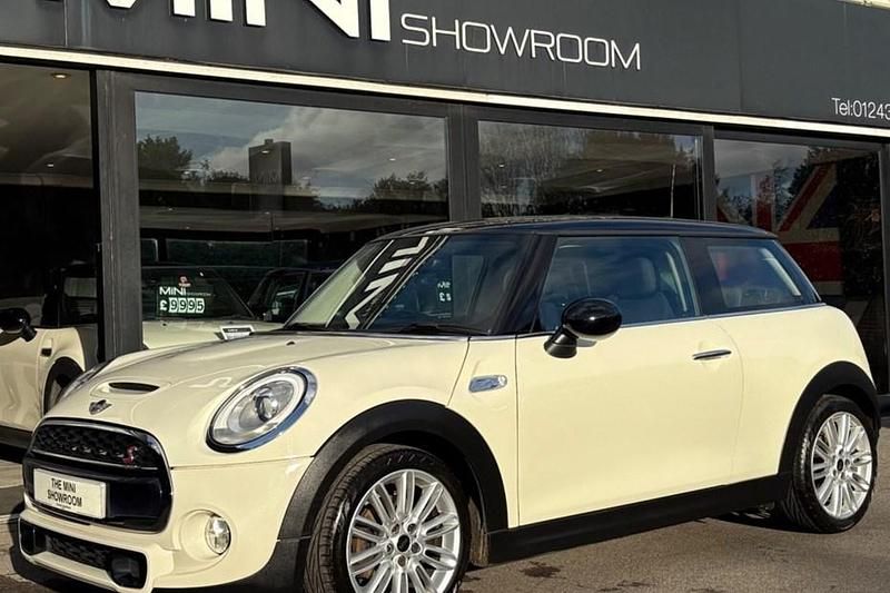 Used 2014 Mini John Cooper Works Chili Hatchback | £10,995 (Good price) - Image 1/1