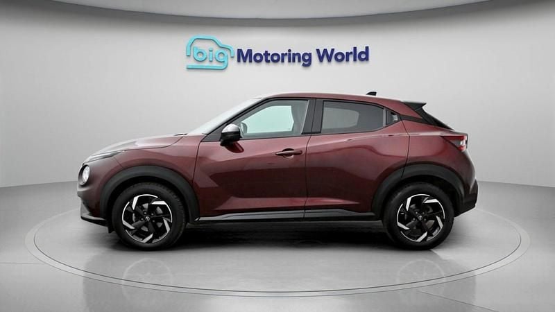 Used Nissan Juke N-Connecta 114 HP (83 kW) 2022 Red SUV