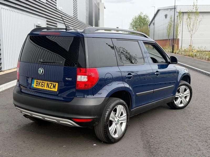Used Skoda Yeti SE 105 HP (77 kW) 2011 Blue SUV