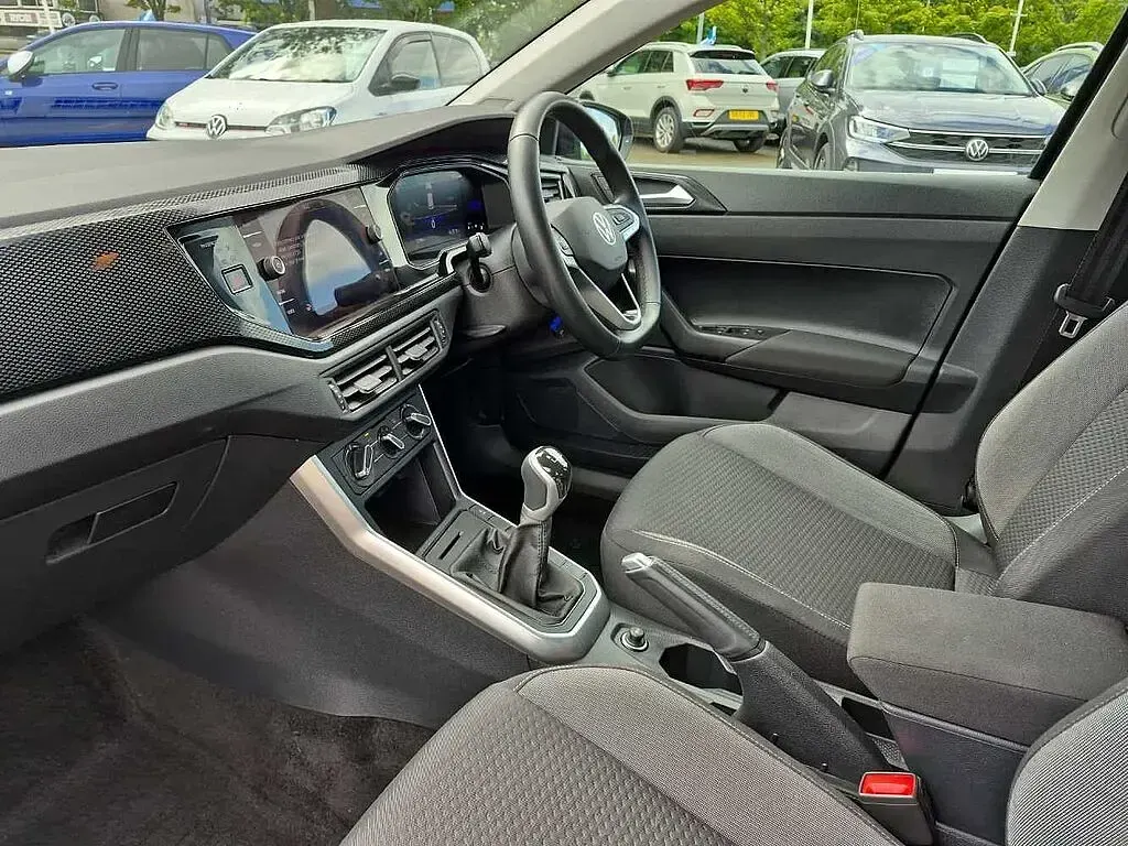 Used VW Polo Life 95 HP (69 kW) 2024 Black Hatchback