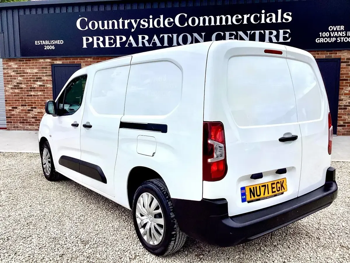 Used Peugeot Partner Premium 131 HP (96 kW) 2021 White MPV
