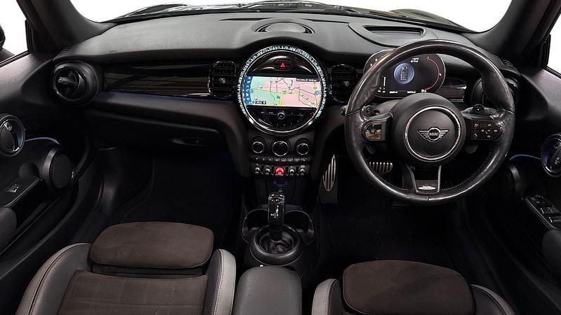 Used Mini John Cooper Works 228 HP (167 kW) 2022 Green Hatchback