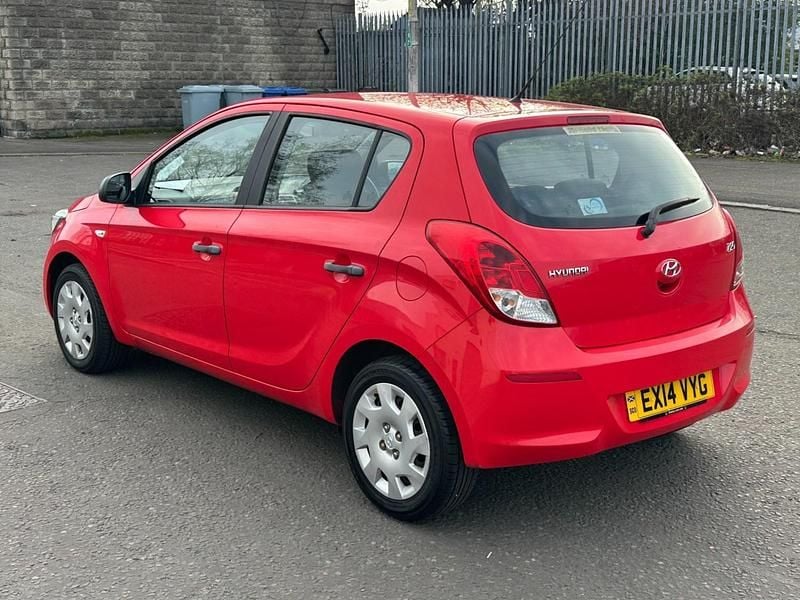 Used Hyundai i20 Classic 2014 Red Hatchback