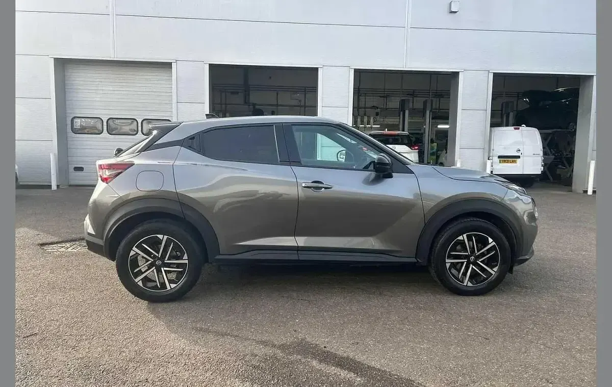 Used Nissan Juke N-Connecta 114 HP (83 kW) 2025 Grey SUV