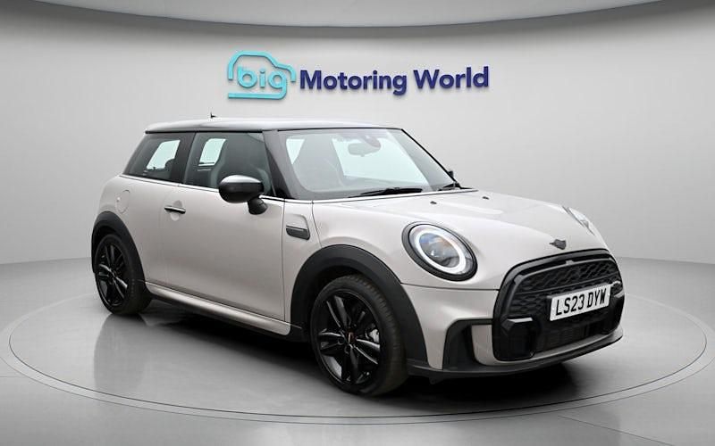 Używany Mini Cooper Hatch 136 KM (100 kW) 2022 Szary Hatchback